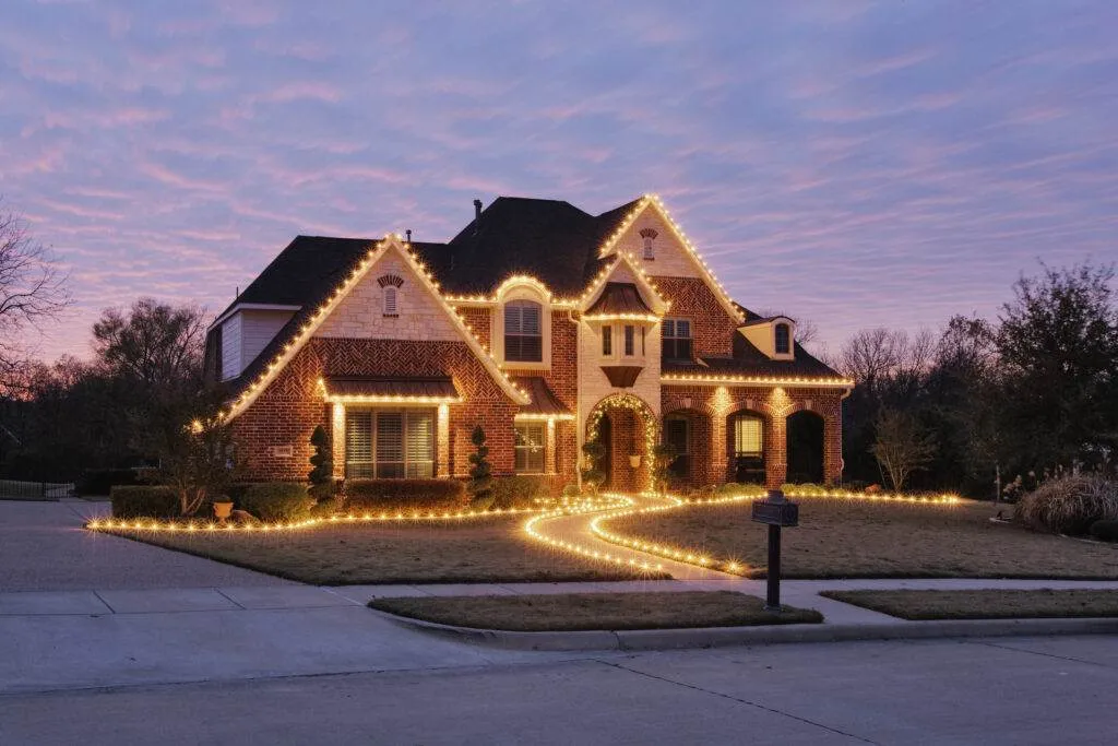 a house with christmas lights